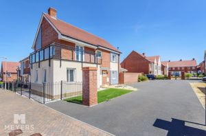 Cul De Sac- click for photo gallery